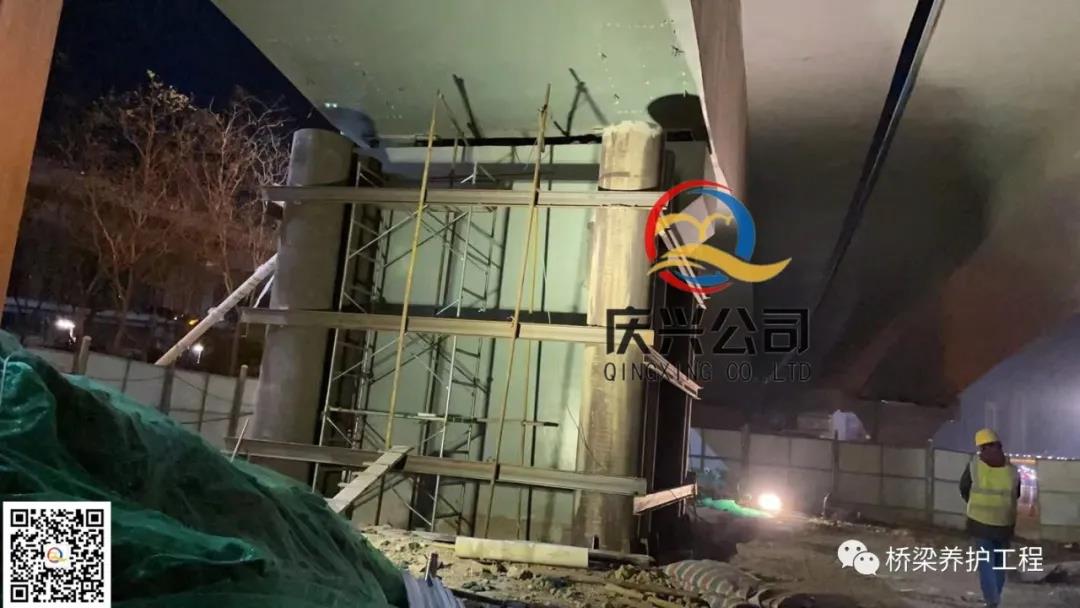 慶興公司承擔(dān)西安某大橋頂推糾偏施工進入關(guān)鍵環(huán)節(jié)